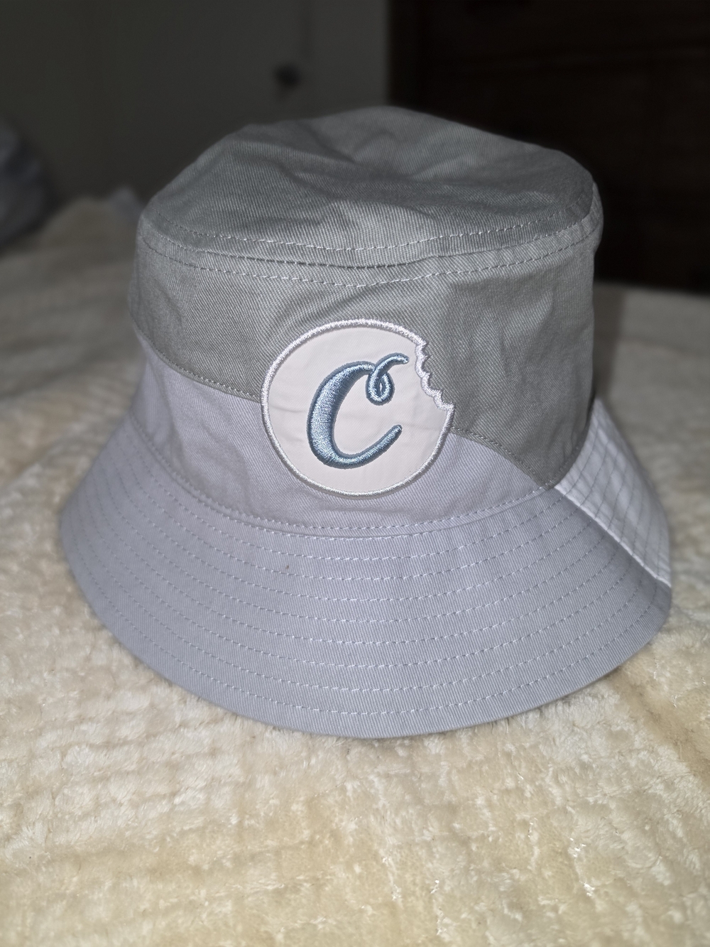 Cookies Two-Tone Gray & White Bucket Hat | Adult: S/M *NEW